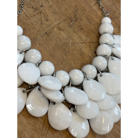 White Teardrop Bead Statement Necklace With Silver Chain - Picture 4 of 8
